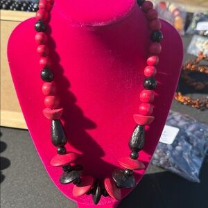 Elegant Pink and Black Beaded Necklace